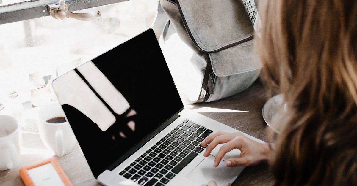 Seasonal Trends in Laptop Screen Replacement Pricing in Sydney