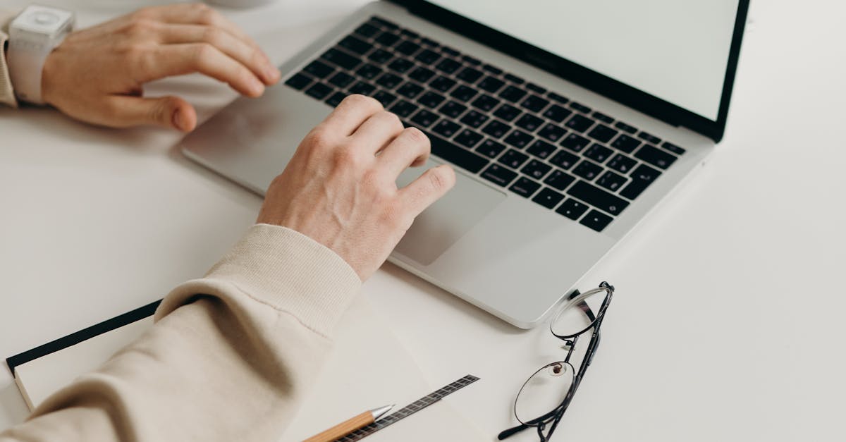 The Impact of Screen Quality on 2-in-1 Laptop Performance